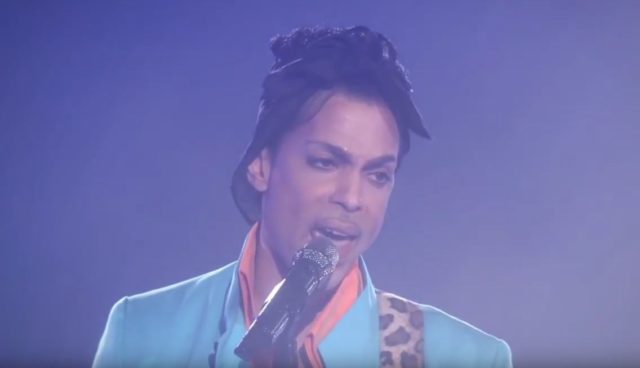 Prince lors du SuperBowl / Capture Youtube