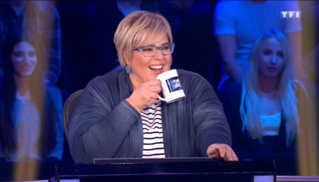 Laurence Boccolini à un fou rire sur le plateau de Money Drop / Capture TF1