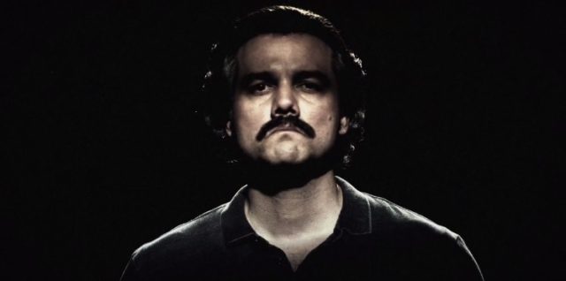 Wagner Moura dans le rôle de Pablo Escobar 