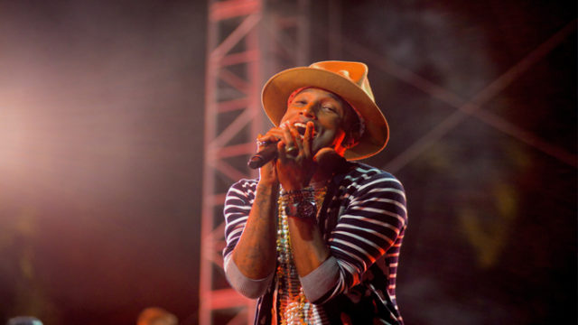 Le chanteur Pharell Williams lors du festival Coachella Valley Music / Photos Shawn Ahmed / Flickr