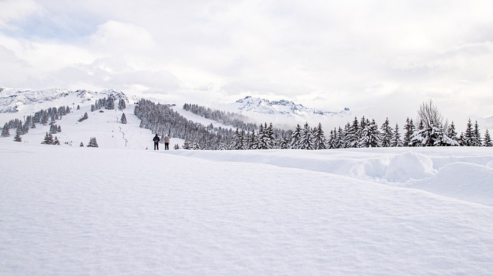  Haute-Savoie : une fillette de 5 ans décède après avoir été percutée par un skieur
