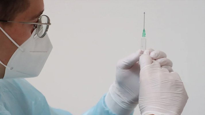  AstraZeneca : les personnes de plus de 55 ans peuvent désormais se faire vacciner