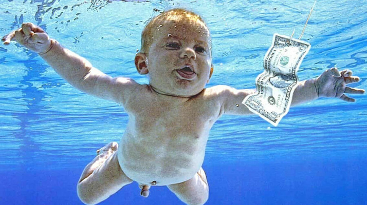 Nirvana : Le bébé qui apparaissait nu sur la pochette de l’album « Nevermind » porte plainte pour pédopornographie