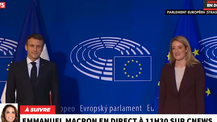  Emmanuel Macron se fait huer à son arrivée au Parlement européen : « Climat, climat… Macron coupable… »