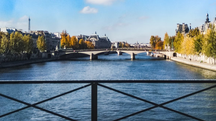  Paris : un homme entre la vie et la mort après avoir été jeté dans la Seine à la suite d’un vol