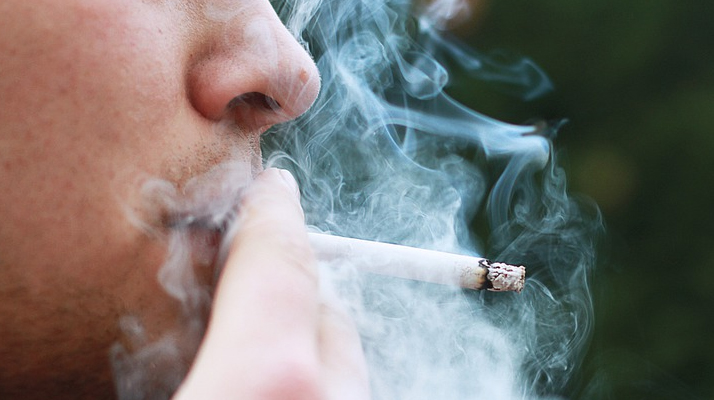  Le prix du paquet de cigarettes va augmenter de 70 centimes, annonce Élisabeth Borne